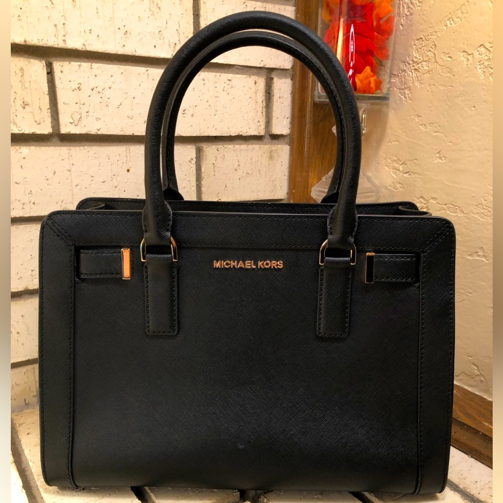 π₯Moving to @the_bag_guyπ₯Michael Kors - Dillon Saffiano Satchel-Black/Gold - Picture 9 of 16
